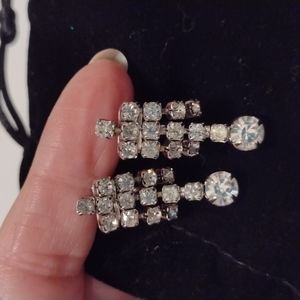 Pretty rhinestone line earrings